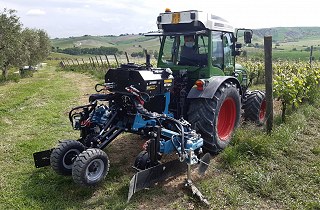 KAP pályázathoz Soraljművelők a szőlő - gyümölcstermelőknek a SPEDO -tól. Masszív kompakt meghízható, előrelépés az igényes gazdálkodásban KAP pályázathoz Soraljművelők a szőlő - gyümölcstermelőknek a SPEDO -tól. Masszív kompakt meghízható, előrelépés az igényes gazdálkodásban